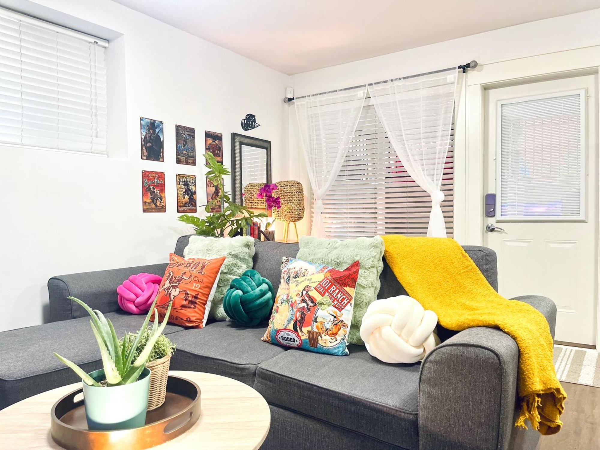 Langley Heights 2 Bedrooms Sweet Suite Лэнгли Экстерьер фото