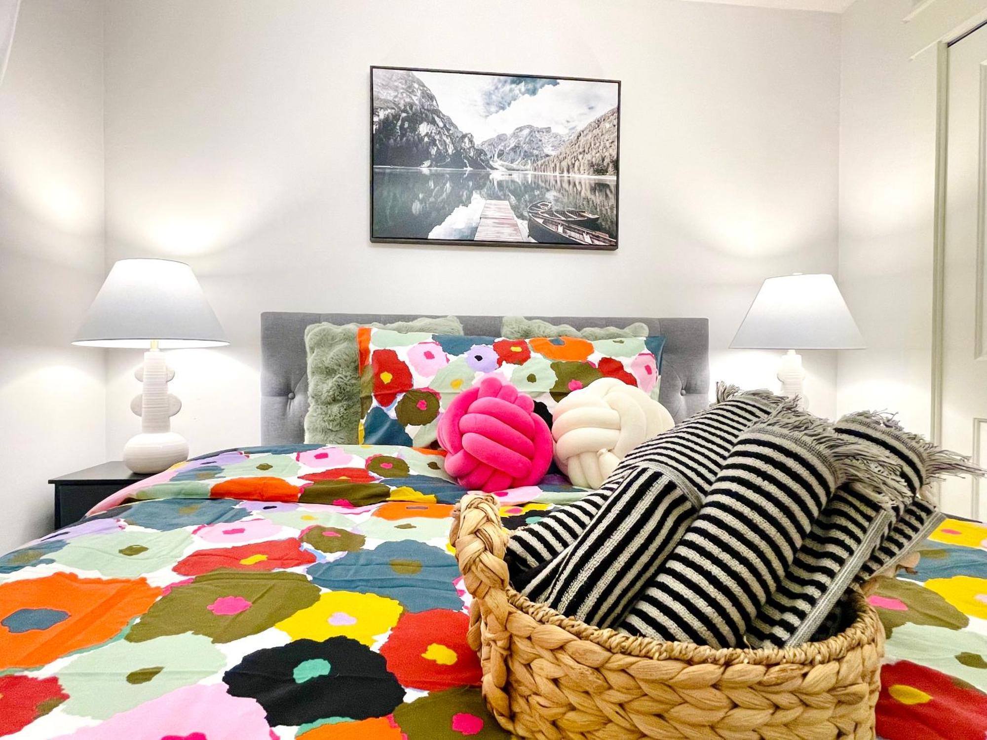 Langley Heights 2 Bedrooms Sweet Suite Лэнгли Экстерьер фото