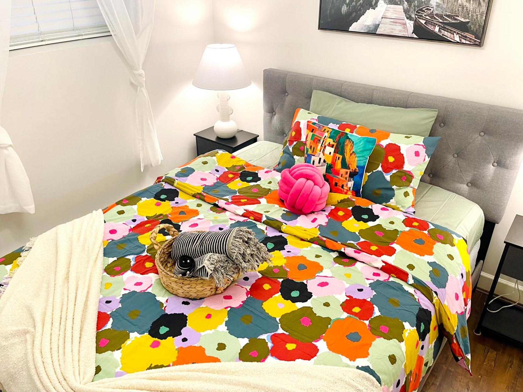 Langley Heights 2 Bedrooms Sweet Suite Лэнгли Экстерьер фото
