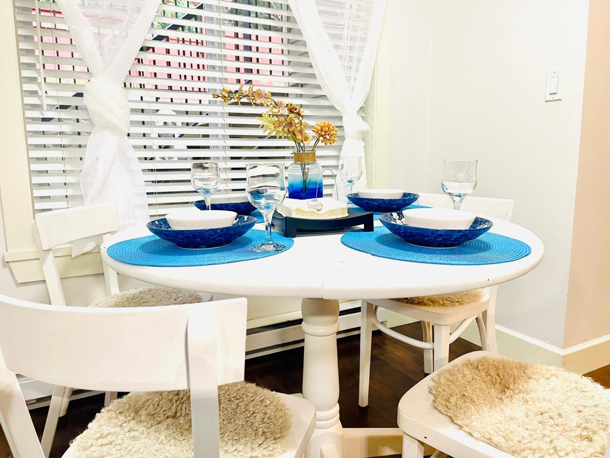 Langley Heights 2 Bedrooms Sweet Suite Лэнгли Экстерьер фото