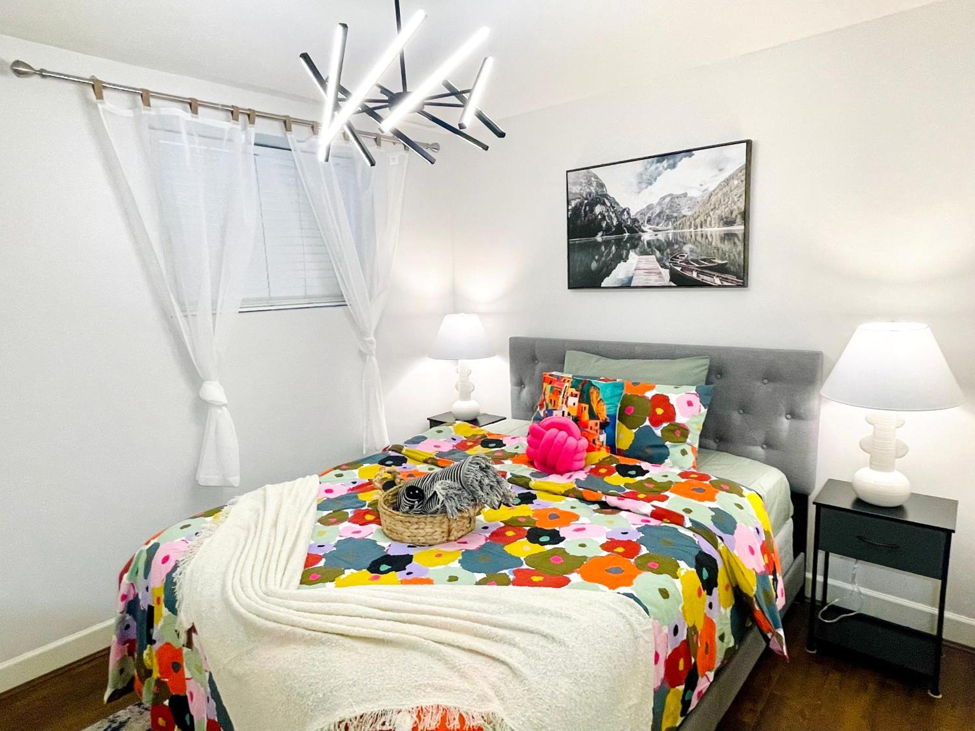 Langley Heights 2 Bedrooms Sweet Suite Лэнгли Экстерьер фото