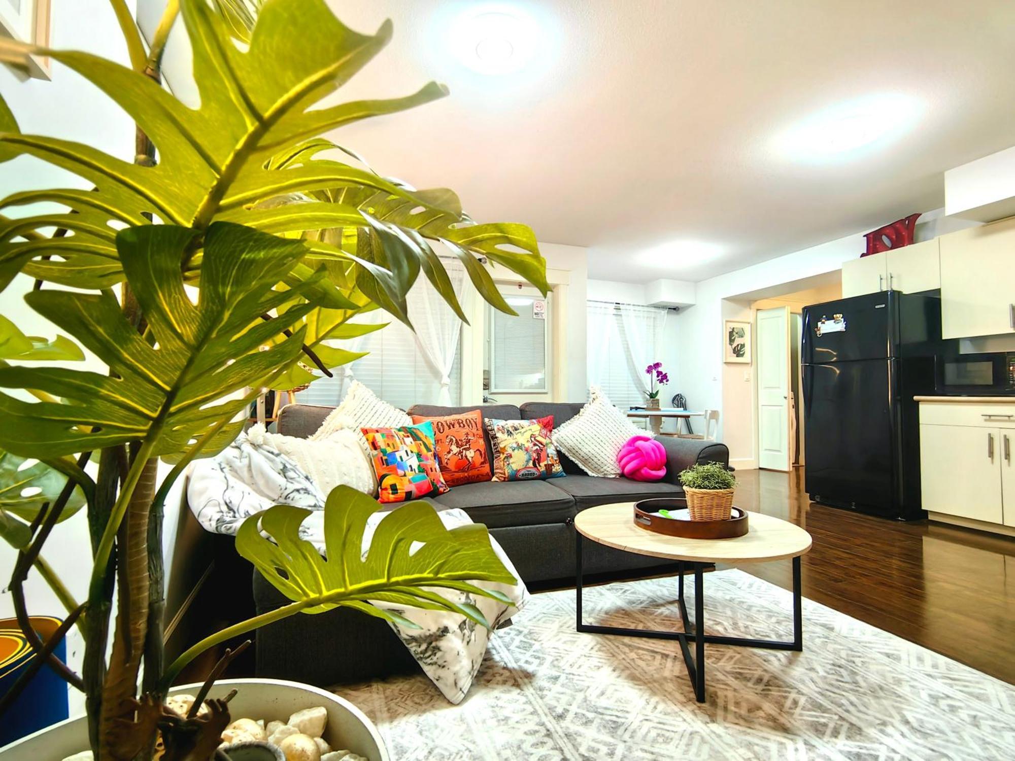Langley Heights 2 Bedrooms Sweet Suite Лэнгли Экстерьер фото